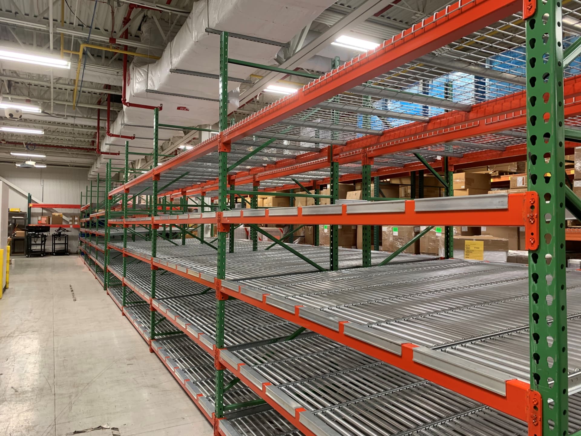 Carton flow rack installation