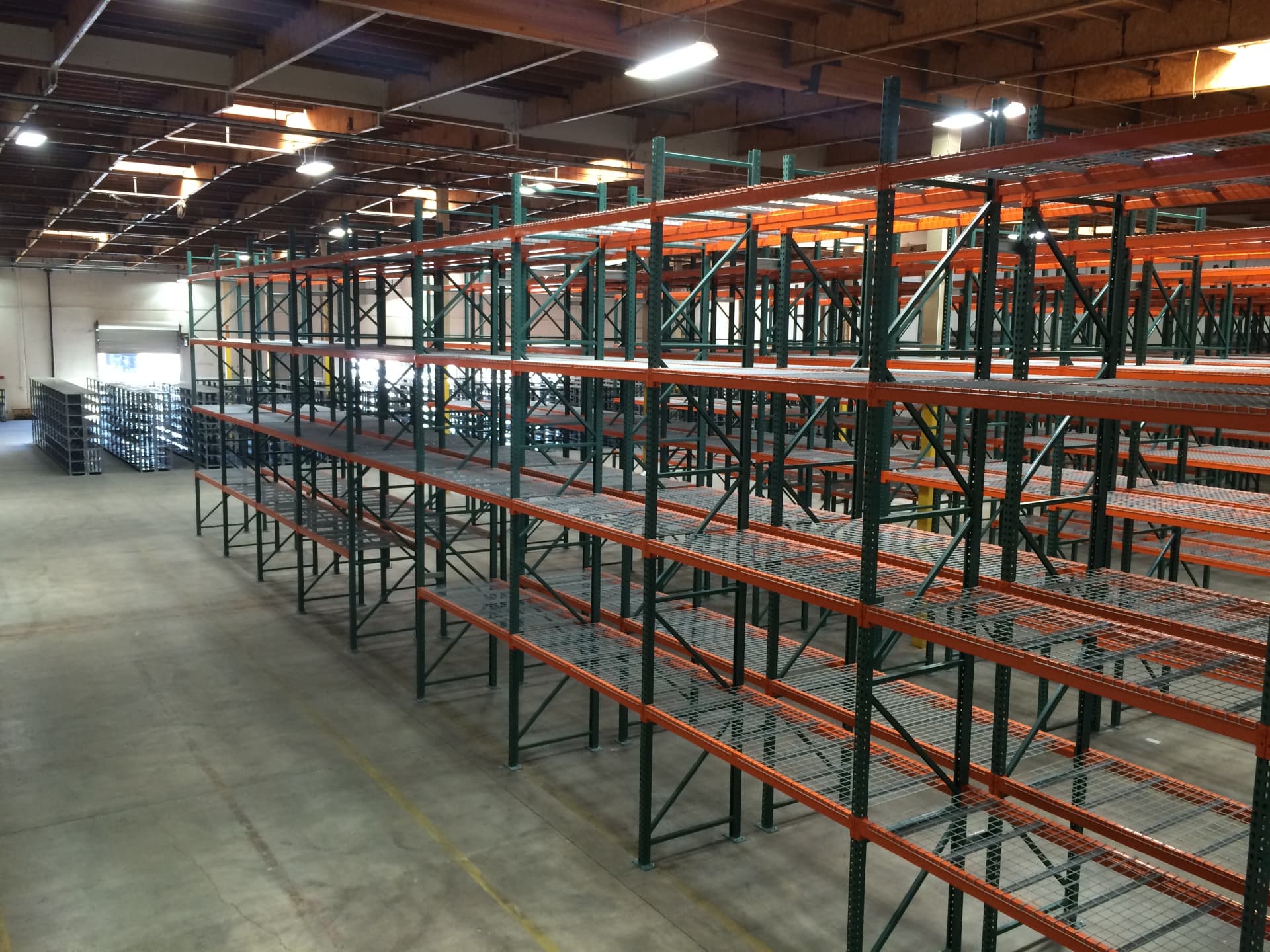 Warehouse pallet racking