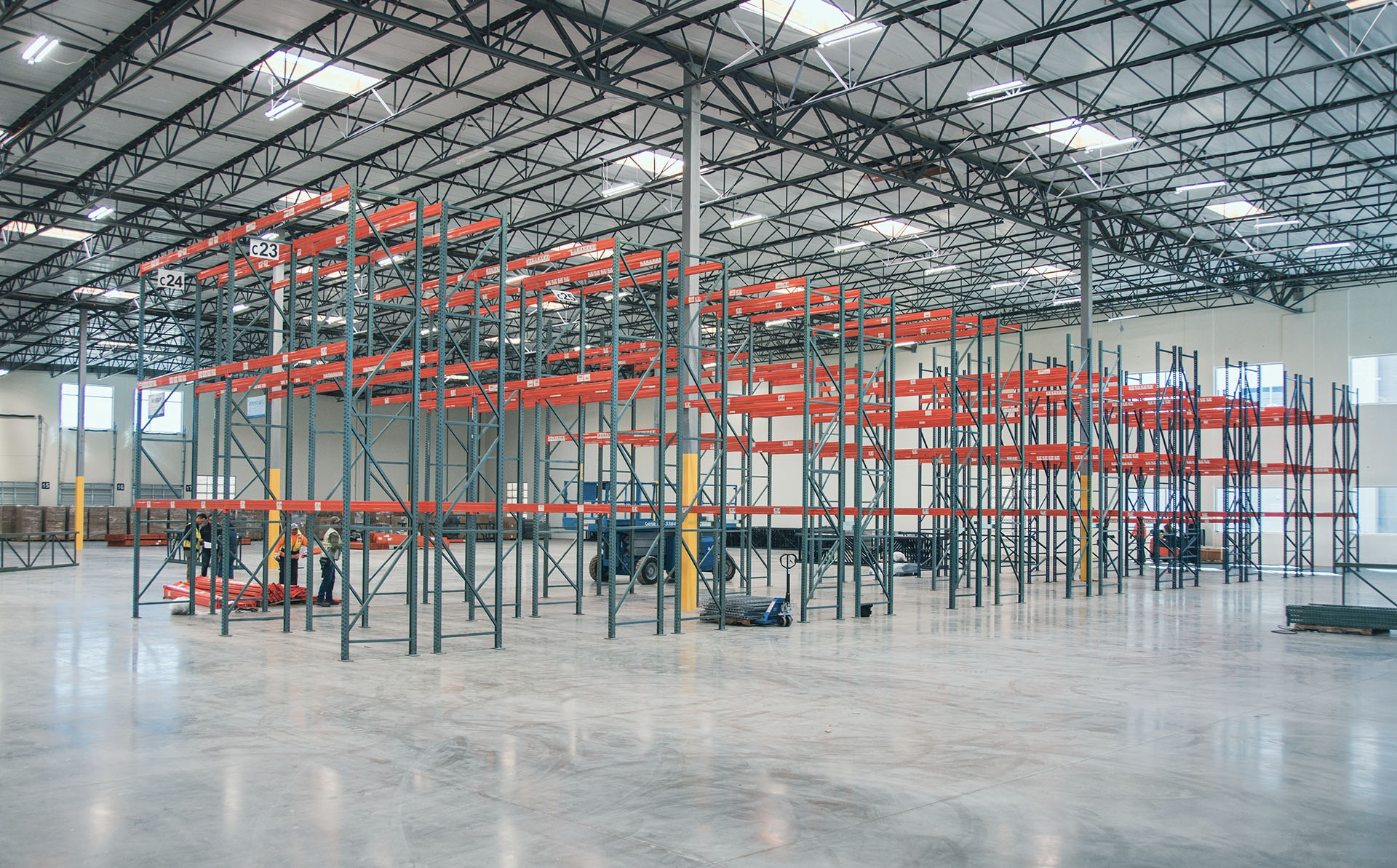 Selective pallet rack components and storage bays